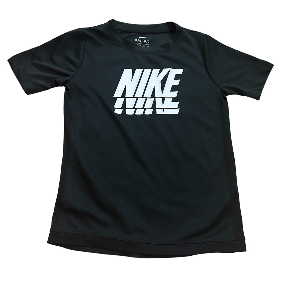 NIKE Boys Trophy Graphic‎ Tee size XS